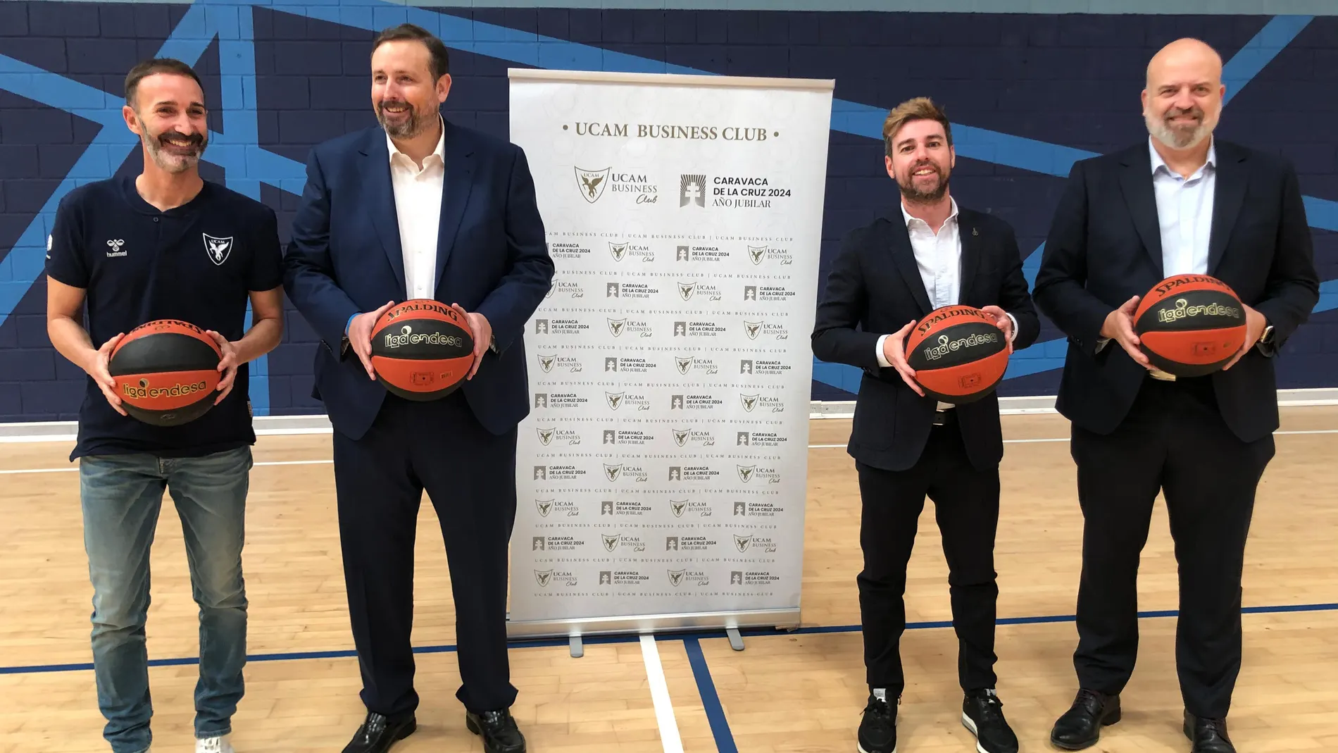 Imagen de la presentación del partido de baloncesto UCAM Murcia-Barcelona, como referencia promocional de Caravaca Jubilar 2024