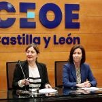 La secretaria general de CEOE Castilla y León, Teresa Cetulio, y la directora general de Comercio y Consumo de la Junta, María Pettit, presentan el proyecto de promoción de la industria del sector textil y de la moda autonómica