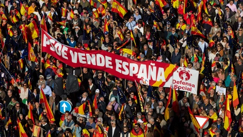 Manifestación en Cibeles contra la amnistía y contra los acuerdos de Pedro Sánchez para si investidura. © Jesú