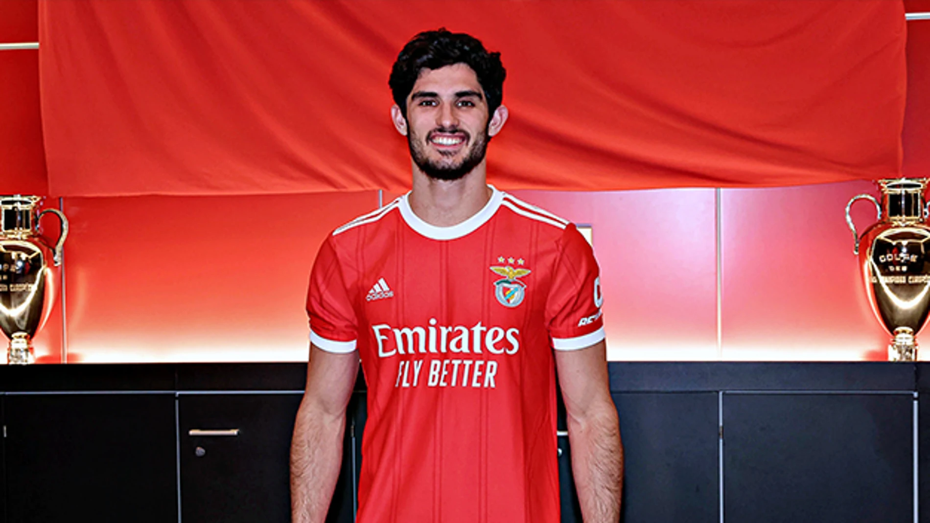 Gonçalo Guedes a su regreso al Benfica