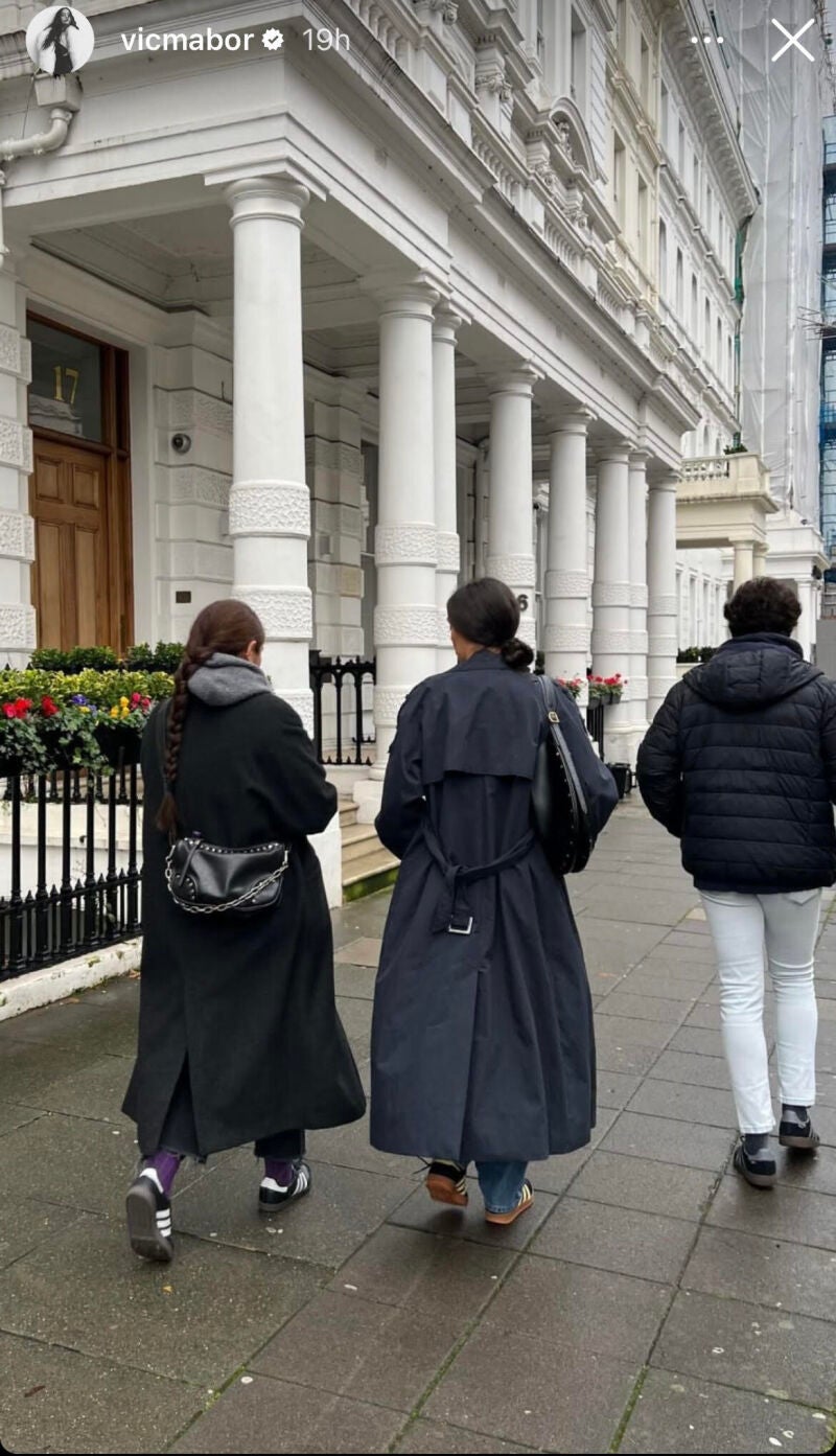 Victoria Federica con sus amigos en Londres.