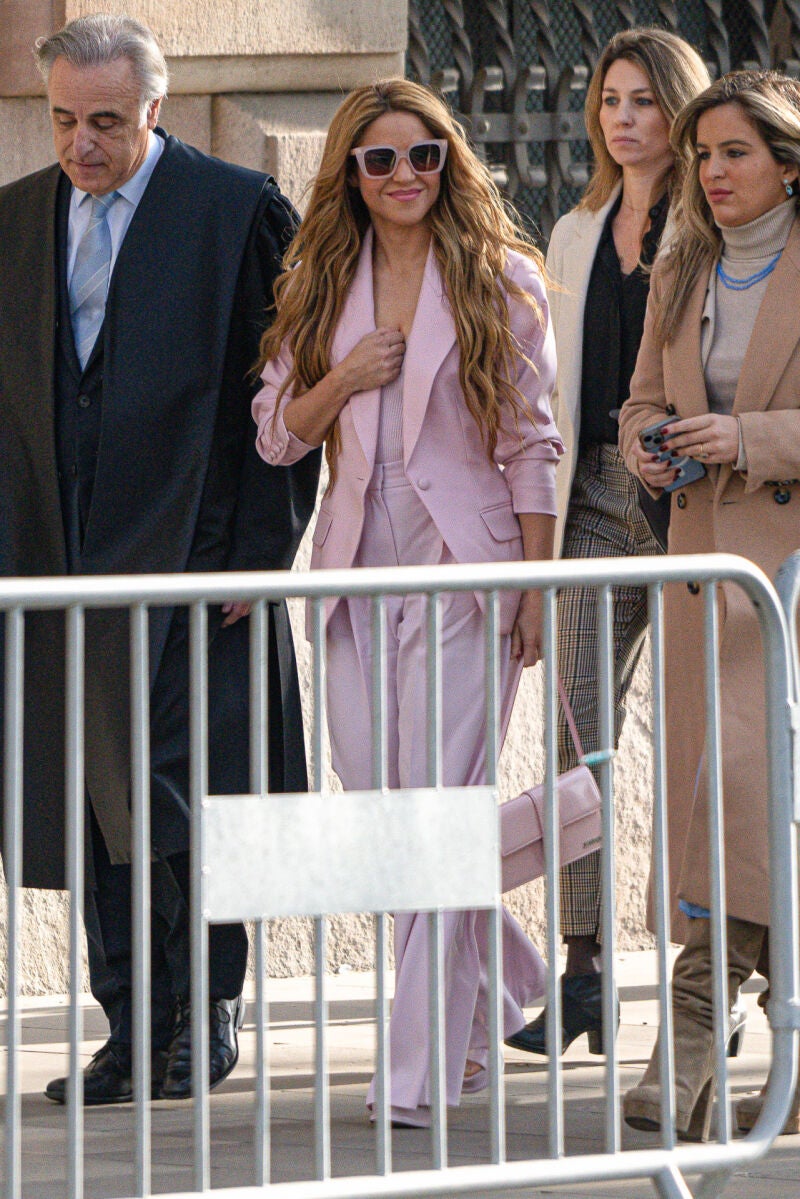 El look de Shakira a su llegada al juicio.