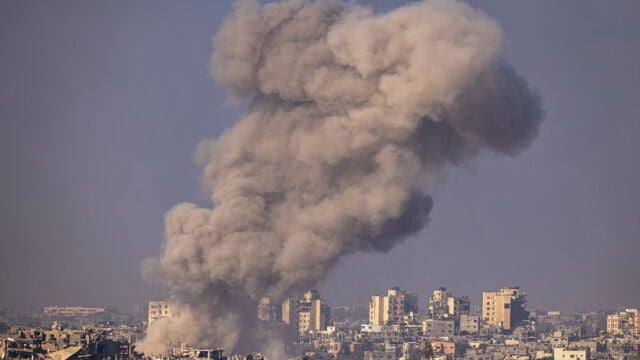 Israeli forces continue military strikes on Gaza