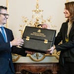 Pilar Llop entrega su cartera ministerial a Félix Bolaños