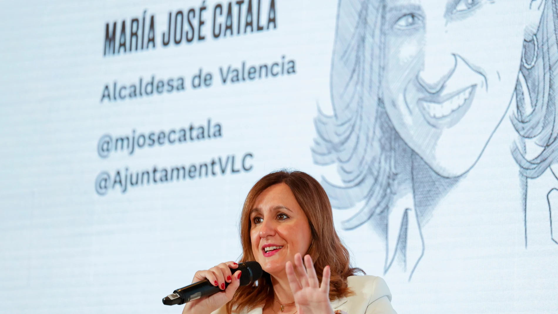 La alcaldesa Catalá asegura que en dos o tres meses puede estar la licencia para que MSC se pueda instalar en la ZAL