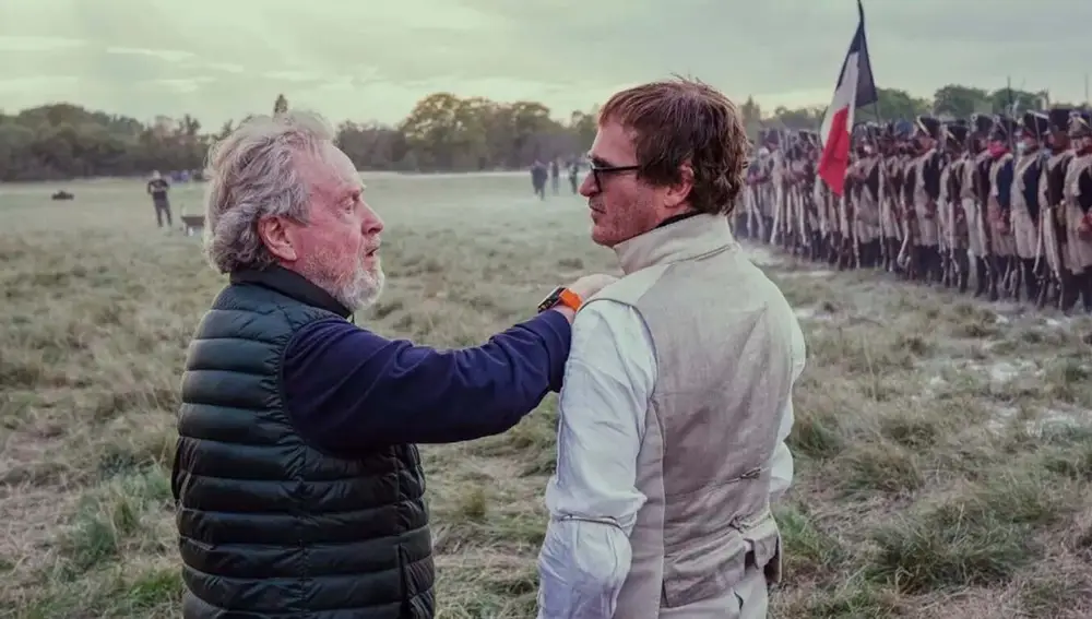 Ridley Scott y Joaquin Phoenix en el rodaje de &quot;Napoleón&quot;
