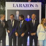 Zapatero, Rajoy y López Miras, conversan de manera distendida en el aniversario de LA RAZÓN