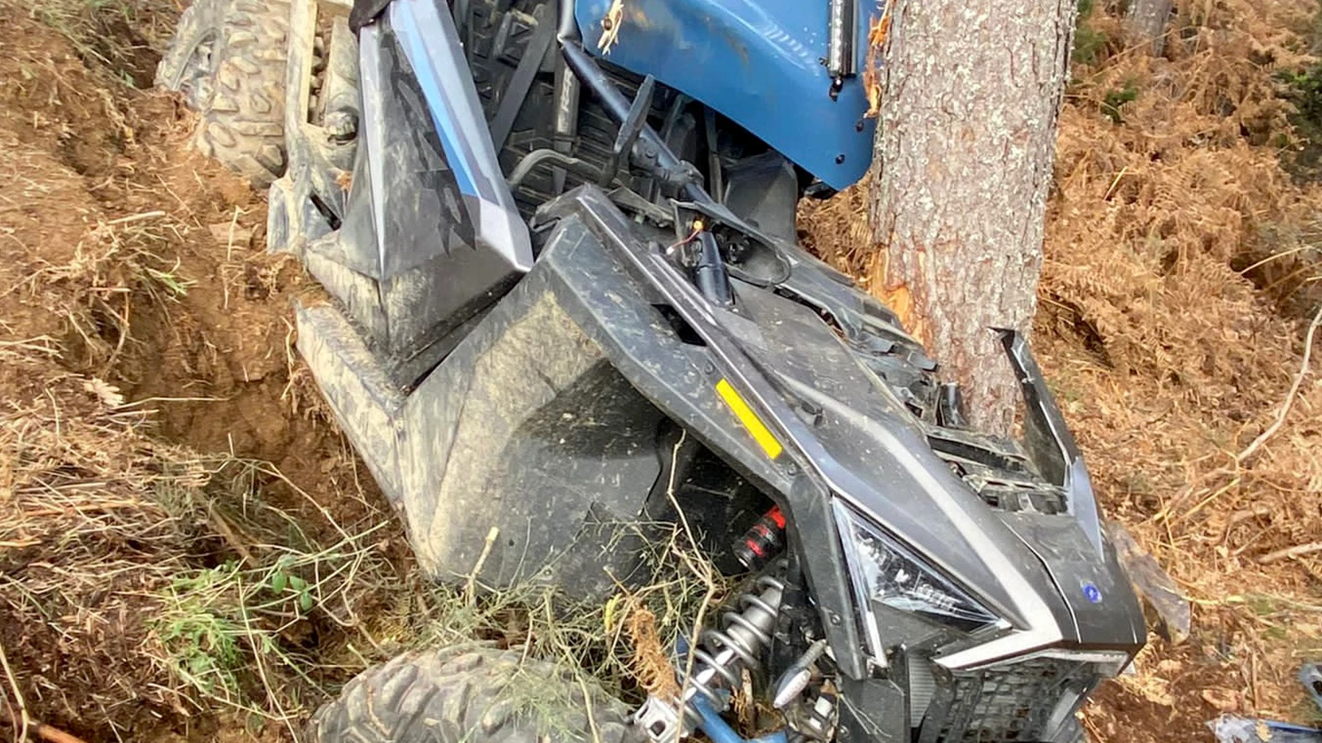 Accidente de un vehículo tipo ‘buggy’ en un camino de Foncebadón (León) en el que dos personas resultaron heridas