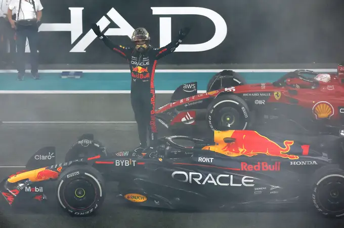 Verstappen domina; Alonso brilla y desastre para Sainz 