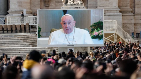 El Papa Francisco rezó el Ángelus dominical en la capilla de su residencia en el Vaticano y no se asomó al balcón del Palacio Apostólico en la plaza San Pedro