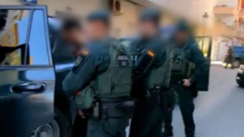 La Guardia Civil detiene a dos yihadistas brasileños que planeaban atentados suicidas