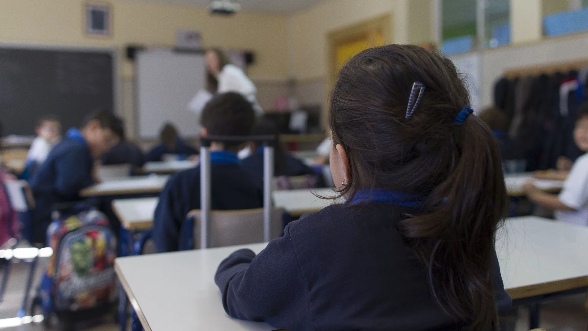 Niños en un aula de primaria
