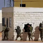 Aunque la tregua se ha extendido otros dos días, el Ejército israelí sigue entrenando para la ofensiva terrestre dentro de la Franja de Gaza