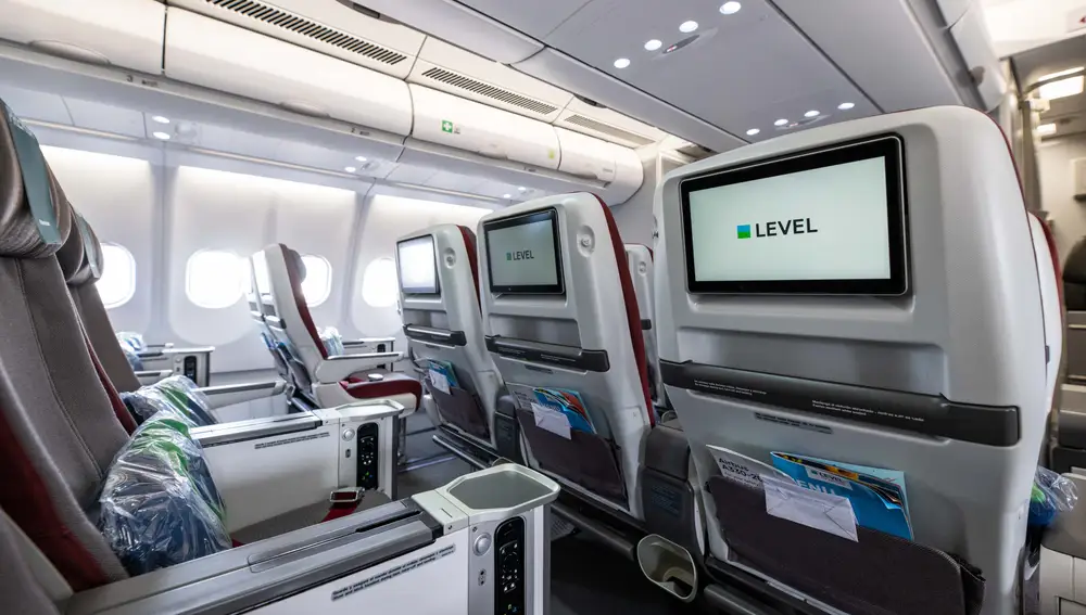 Para aquellos que prefieren algo más premium, LEVEL dispone de asientos en Premium Economy