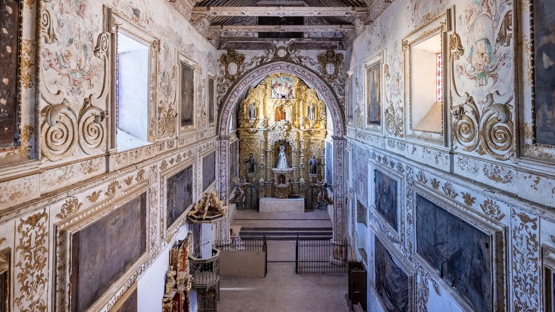 Un convento de Carmona, escenario de "La piel del tambor", a la venta por 6,85 millones de euros.