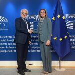 El presidente de Foment del Treball, Josep Sánchez Llibre, en su encuentro con la presidenta del Parlamento Europeo, Roberta Metsola