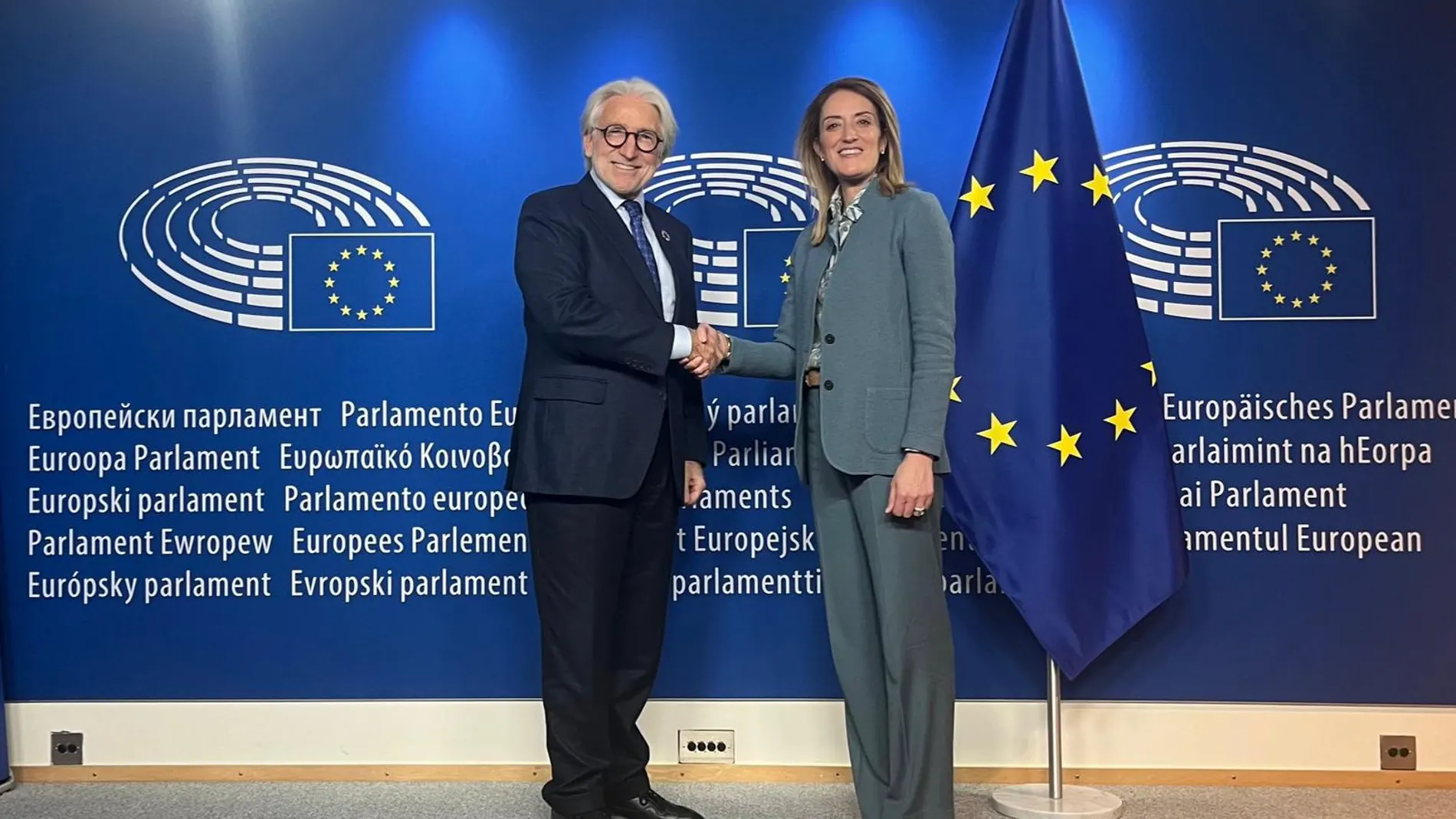 El presidente de Foment del Treball, Josep Sánchez Llibre, en su encuentro con la presidenta del Parlamento Europeo, Roberta Metsola