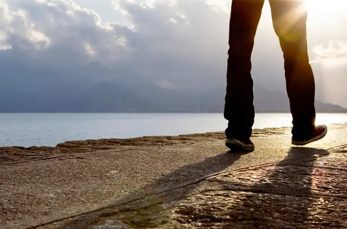 Andar 10.000 pasos diarios contrarresta los riesgos de enfermedad en personas muy sedentarias