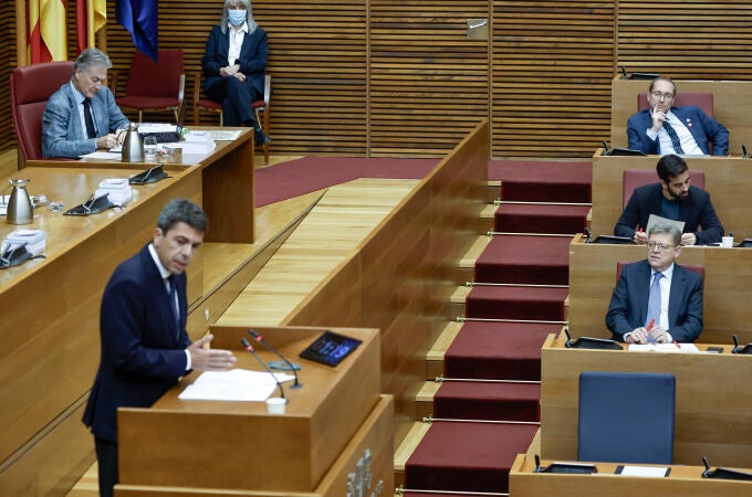 El expresidente Puig ha asistido a la sesión de control después de varias ausencias en Corts