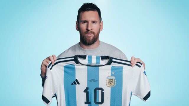 Lionel Messi subastará las camisetas que usó durante el Mundial de Qatar