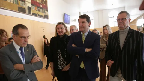 Mañueco antes de participar en el Congreso junto a los consejeros Dueñas y Blanco, y el presidente de Urcacyl, Fernando Antúnez