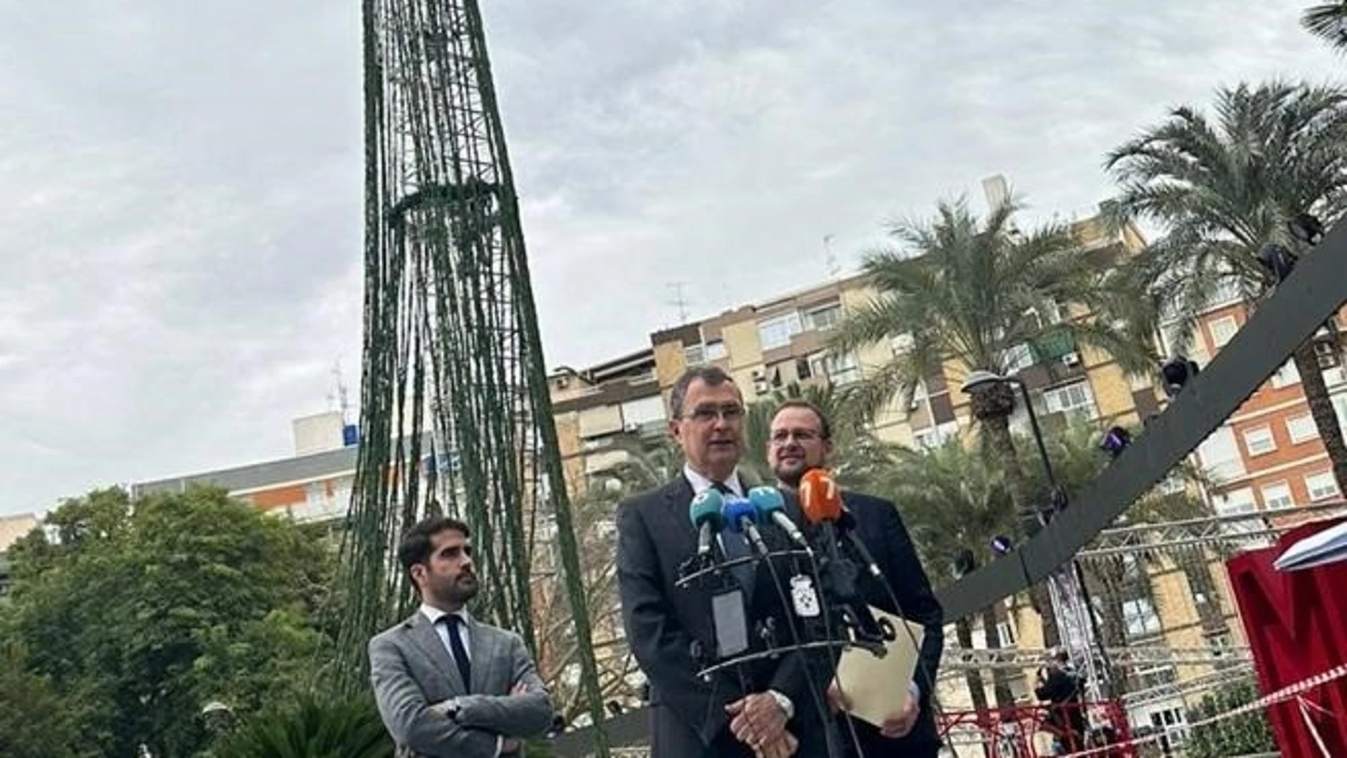 MURCIA.-El tenista Carlos Alcaraz encenderá el gran árbol de Navidad de Murcia