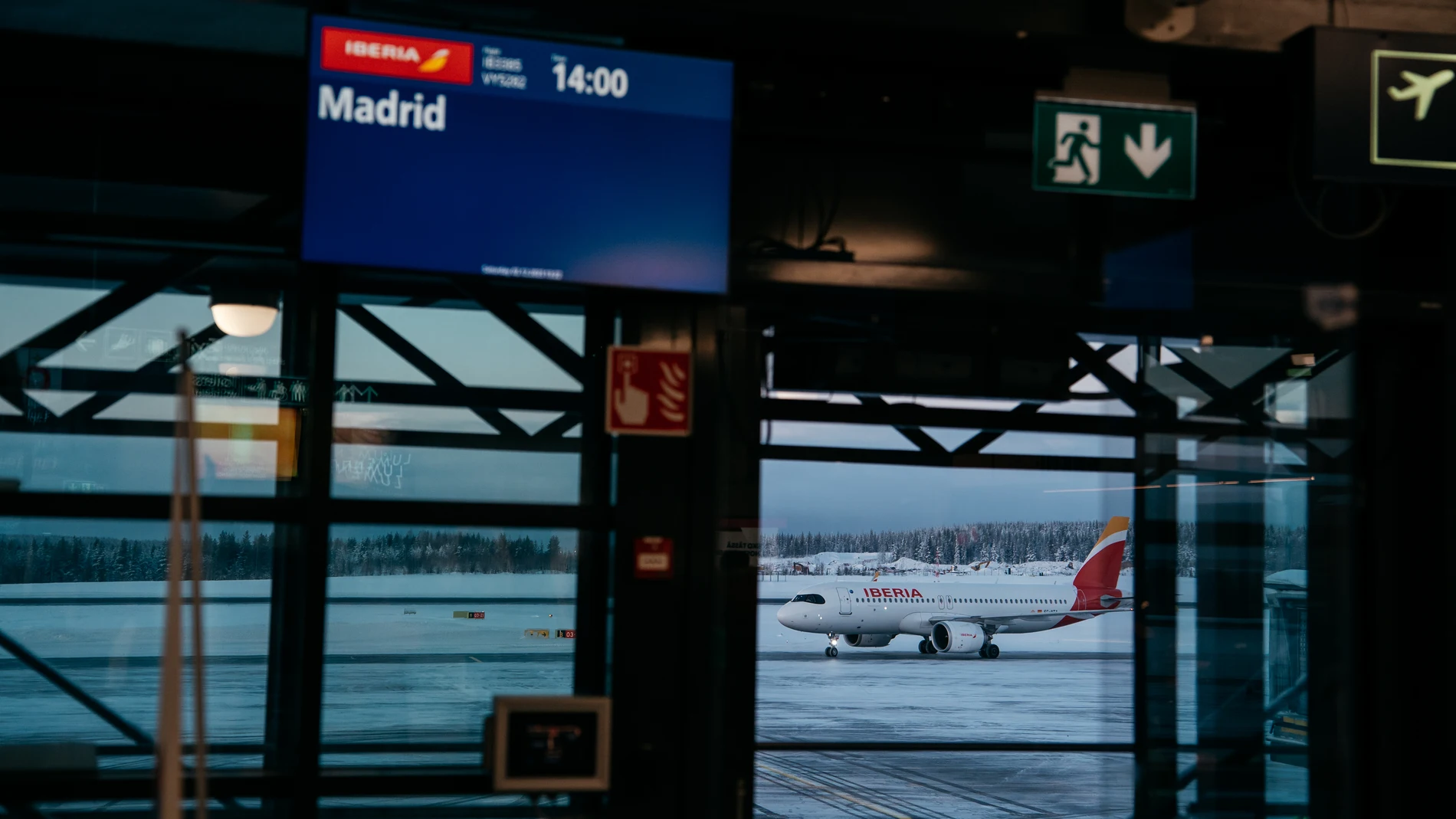 El avión de Iberia que ha realizado el vuelo inaugural en el aeropuerto de Laponia