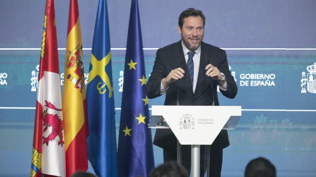 Óscar Puente afirma que el Gobierno se dejará "los pelos en la gatera" para normalizar la situación en Cataluña