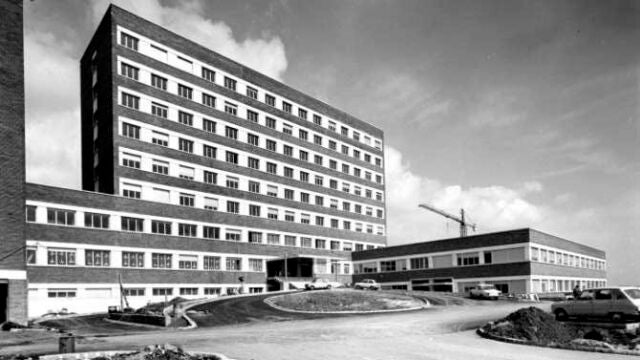 En 1973 se inauguraron las actuales instalaciones del Hospital Sant Joan de Déu en Esplugues del Llobregat