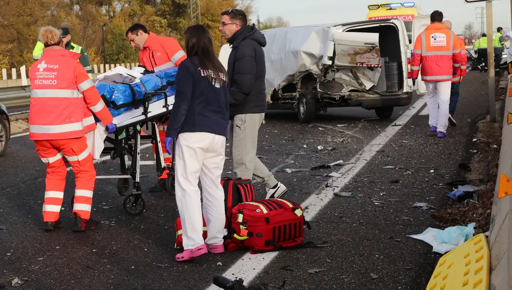 Una mujer, de 37 años de edad, resultó herida en un accidente ocurrido a las 9.27 horas el kilómetro 3 de la carretera P-11 en el término municipal de Villamuriel de Cerrato a la entrada de Palencia