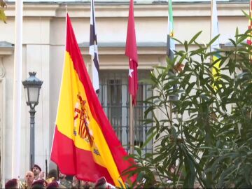 Izado solemne de la bandera de España en la sede del Senado
