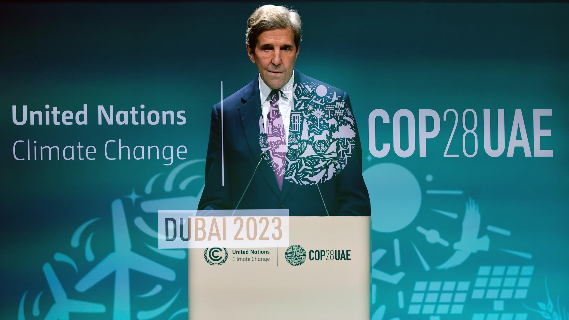 Dubai (United Arab Emirates), 06/12/2023.- A multi exposure picture shows US Special Presidential Envoy for Climate John Kerry holding a press conference during the seventh day of the 2023 United Nations Climate Change Conference (COP28) at Expo City Dubai in Dubai, UAE, 06 December 2023. The 2023 United Nations Climate Change Conference (COP28), runs from 30 November to 12 December, and is expected to host one of the largest number of participants in the annual global climate conference as o...