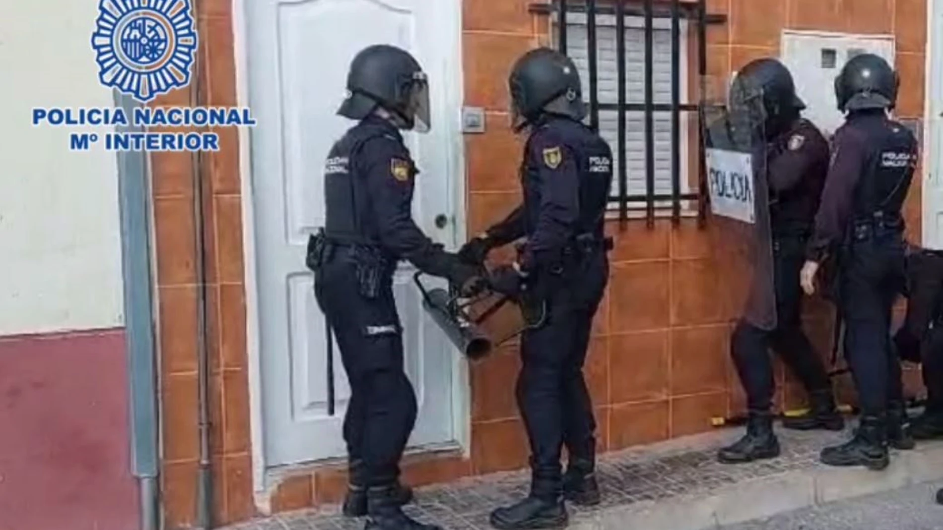 La Policía Nacional detiene a tres personas por tráfico de drogas y ataja un problema de inseguridad en la zona norte de Elche PN 06/12/2023