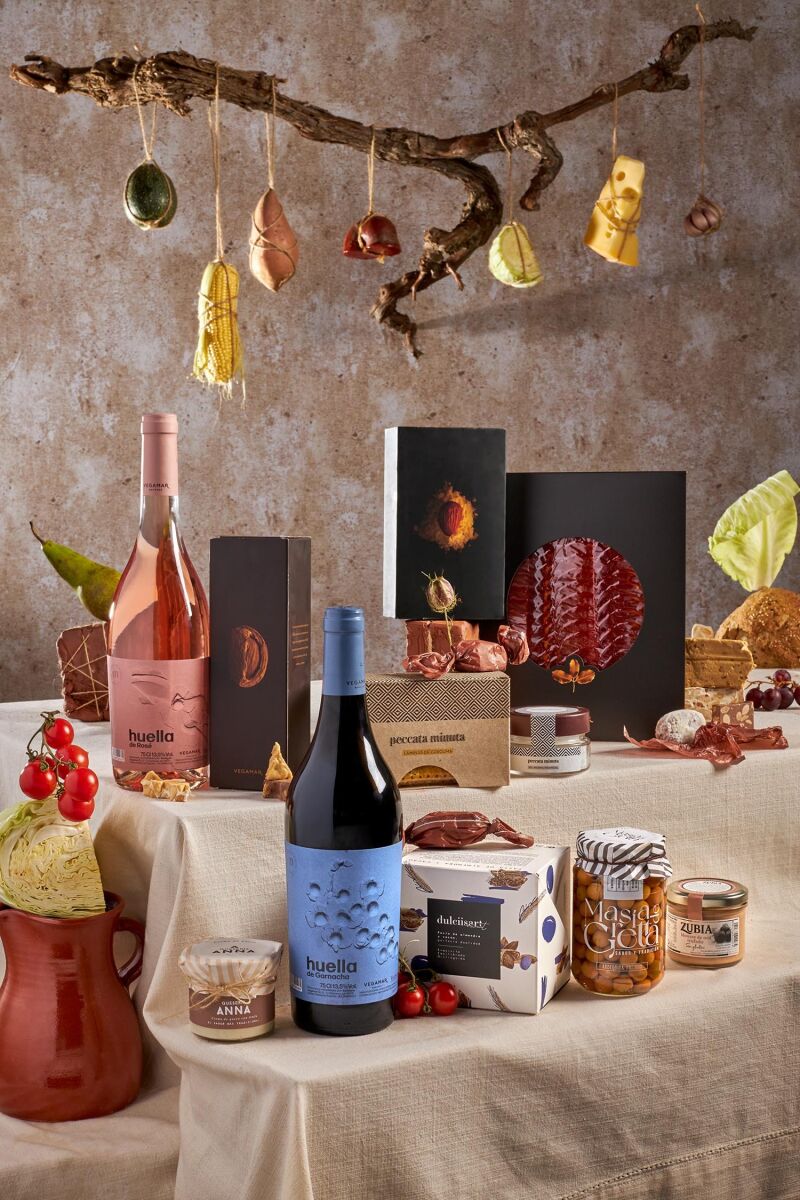 Los productos de los packs de Vegamar incluyen vinos &quot;de altura&quot; como la gama Huella y exquisitos productos gourmet