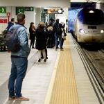 Primer trayecto con pasajeros entre León y Gijón tras la inauguración de la Variante de Pajares
