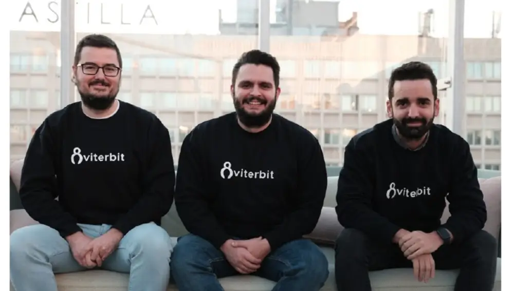 De izquierda a derecha, Marcos Gómez, Dimitri Nicolau y Ariel Gutiérrez, fundadores de Viterbit