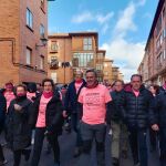 Lucas, Pardo y Benito Serrano, entre otros, durante la marcha contra el cáncer en El Burgo de Osma