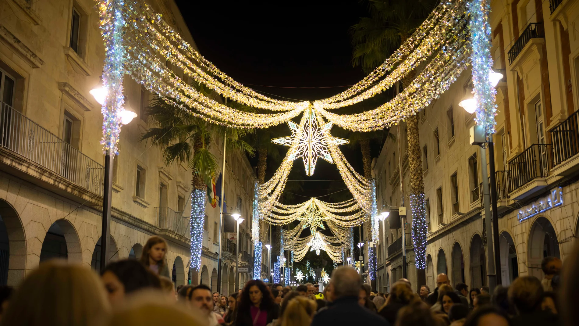 Las luces de Navidad de Huelva atraen a miles de personas durante esta fecha