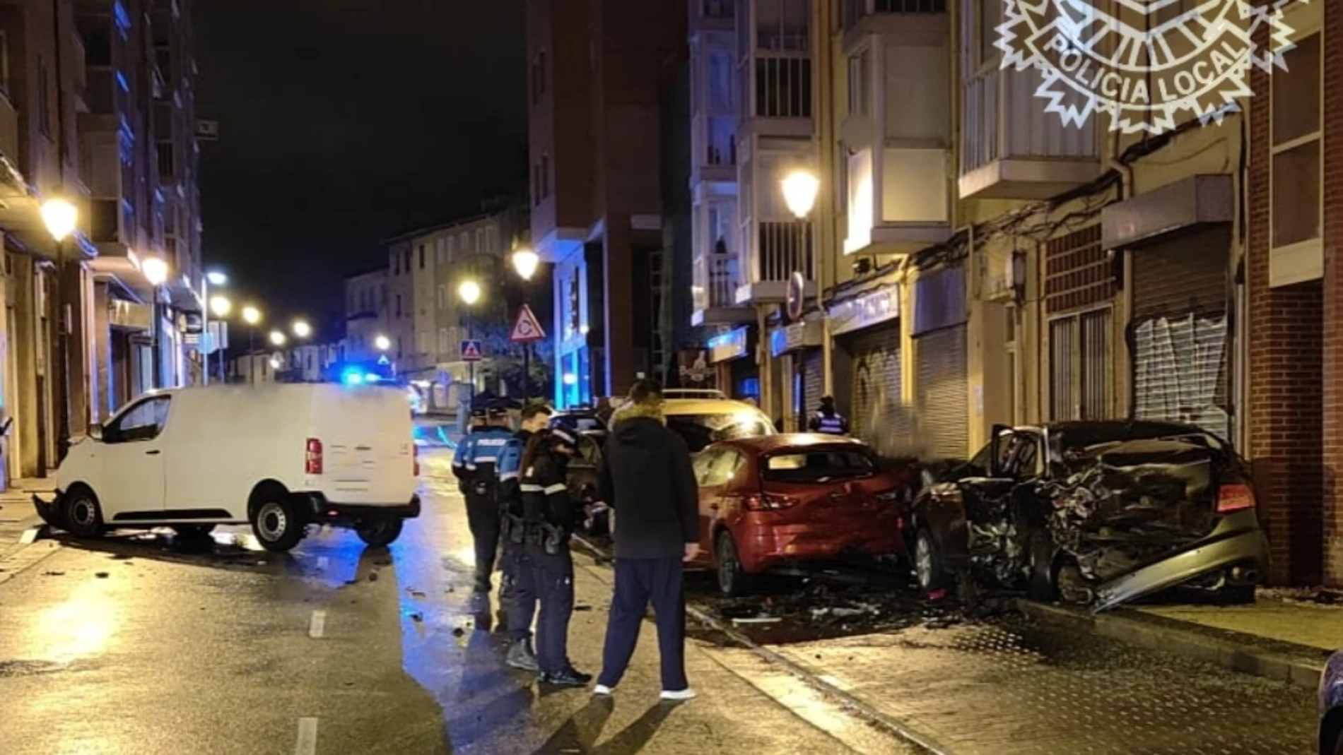 Se estrella contra siete coches aparcados tras perder el control de su furgoneta en Burgos