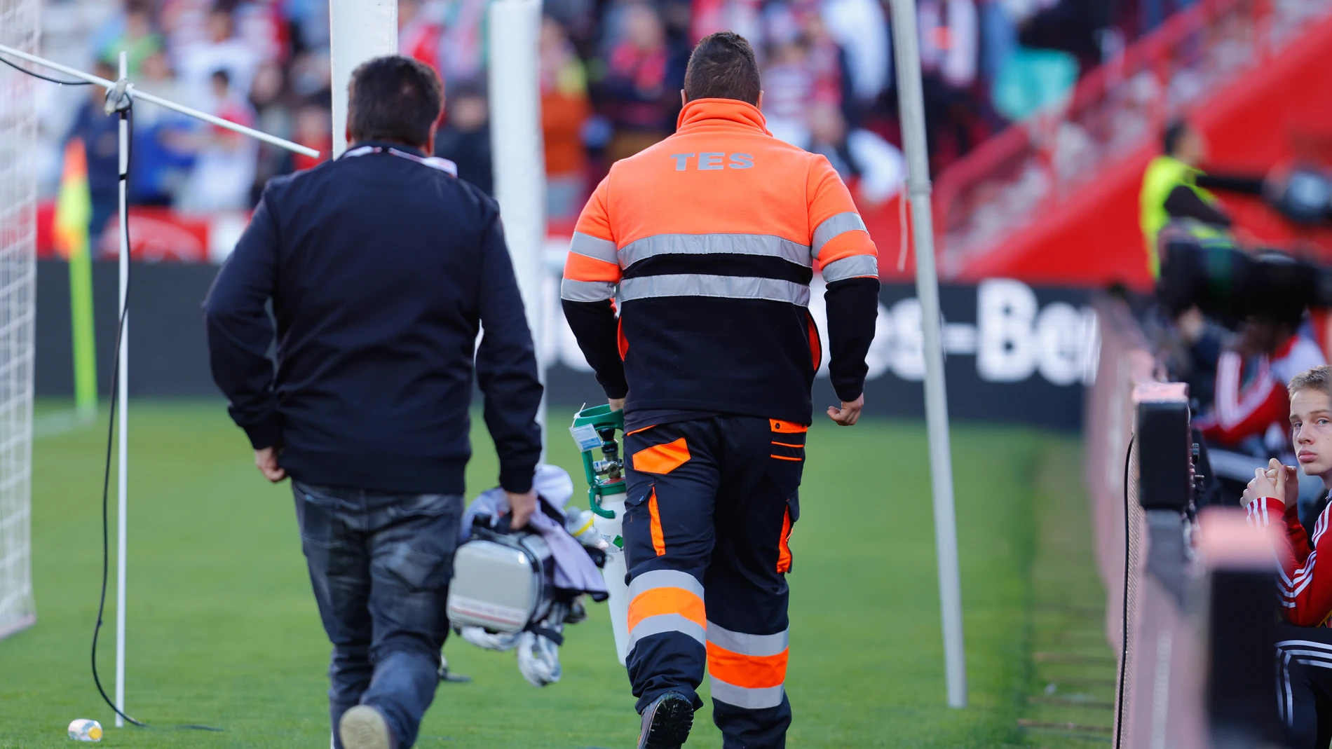 Medical services run during the game.The match was stopped due to a health issue of a Granada fan during the Spanish league, La Liga EA Sports, football match played between Granada CF and Athletic Club at Nuevo Los Carmenes stadium on December 10, 2023, in Granada, Spain.AFP7 10/12/2023 ONLY FOR USE IN SPAIN