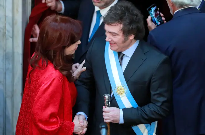 Milei promete en su toma de posesión que tras un ajuste muy duro habrá una Argentina próspera