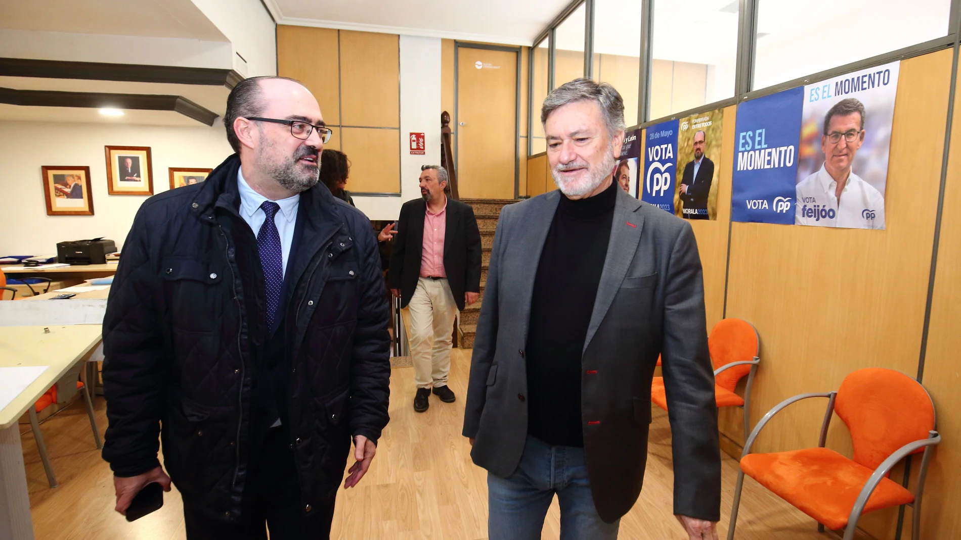 El secretario general del PP de Castilla y León, Francisco Vázquez, durante su reunión con el alcalde de Ponferrada, Marco Morala