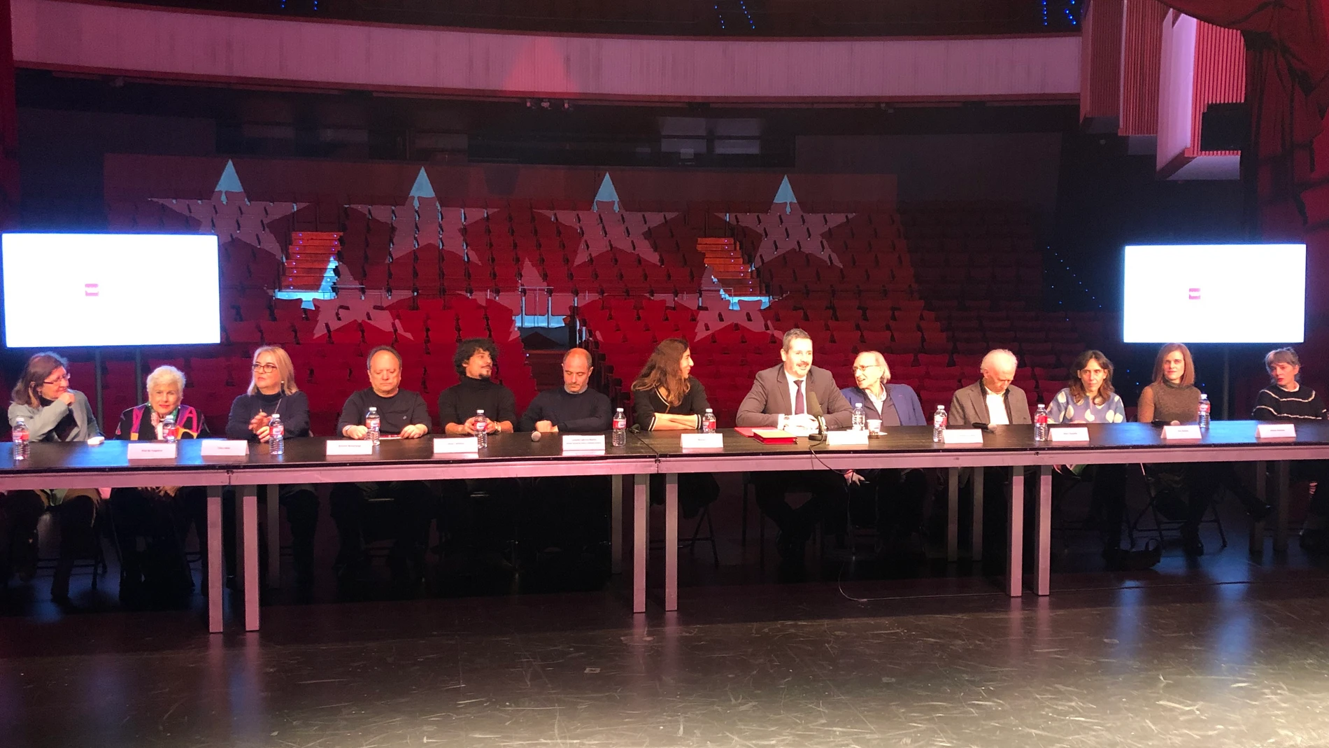 Mariano de Paco presenta el nuevo modelo para Teatros del Canal y el Auditorio de San Lorenzo de El Escorial acompañado de los nuevos directores residentes y responsables de festivales de la Comunidad. EUROPA PRESS 11/12/2023