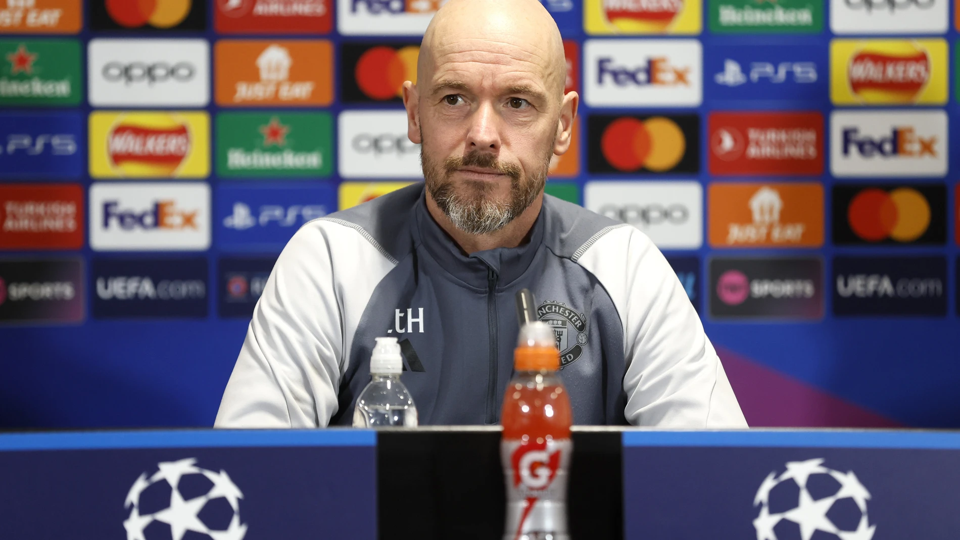 11 December 2023, United Kingdom, Manchester: Manchester United manager Erik ten Hag attends a press conference at the Trafford Training Centre ahead of Tuesday's UEFA Champions League Group A soccer match against Bayern Munich. Photo: Richard Sellers/PA Wire/dpa11/12/2023 ONLY FOR USE IN SPAIN