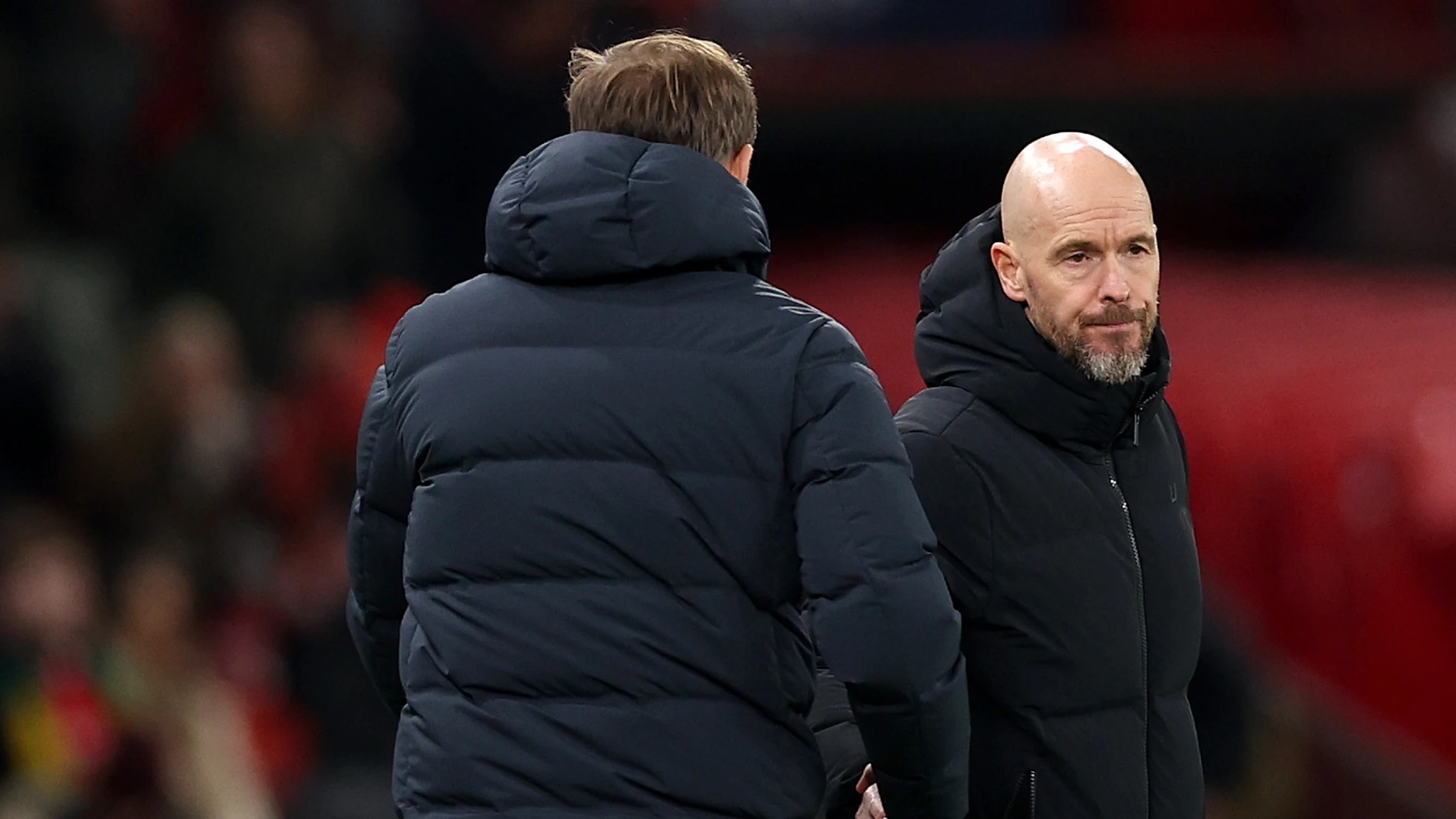 Manchester (United Kingdom), 12/12/2023.- Manchester United manager Erik ten Hag (R) shakes hands with Bayern Munich head coach Thomas Tuchel after the UEFA Champions League group match between Manchester United and FC Bayern Munich, in Manchester, Britain, 12 December 2023. Manchester United lost 0-1. (Liga de Campeones, Reino Unido) EFE/EPA/ADAM VAUGHAN