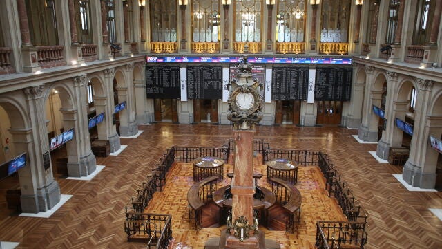 Economía/Bolsa.- El Ibex 35 cede un 0,2% y pierde los 10.100 puntos, pendiente de la Fed