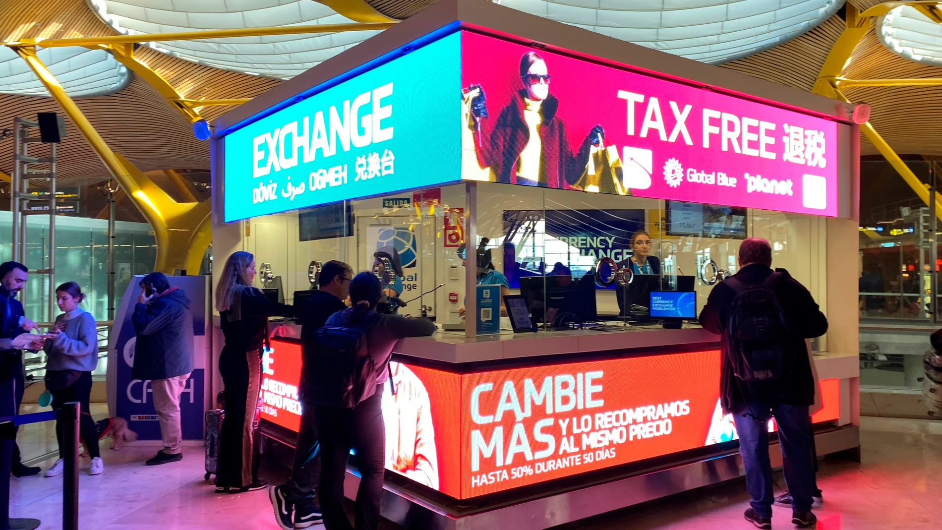 Oficina GLOBAL EXCHANGE en la T4 del aeropuerto de Madrid