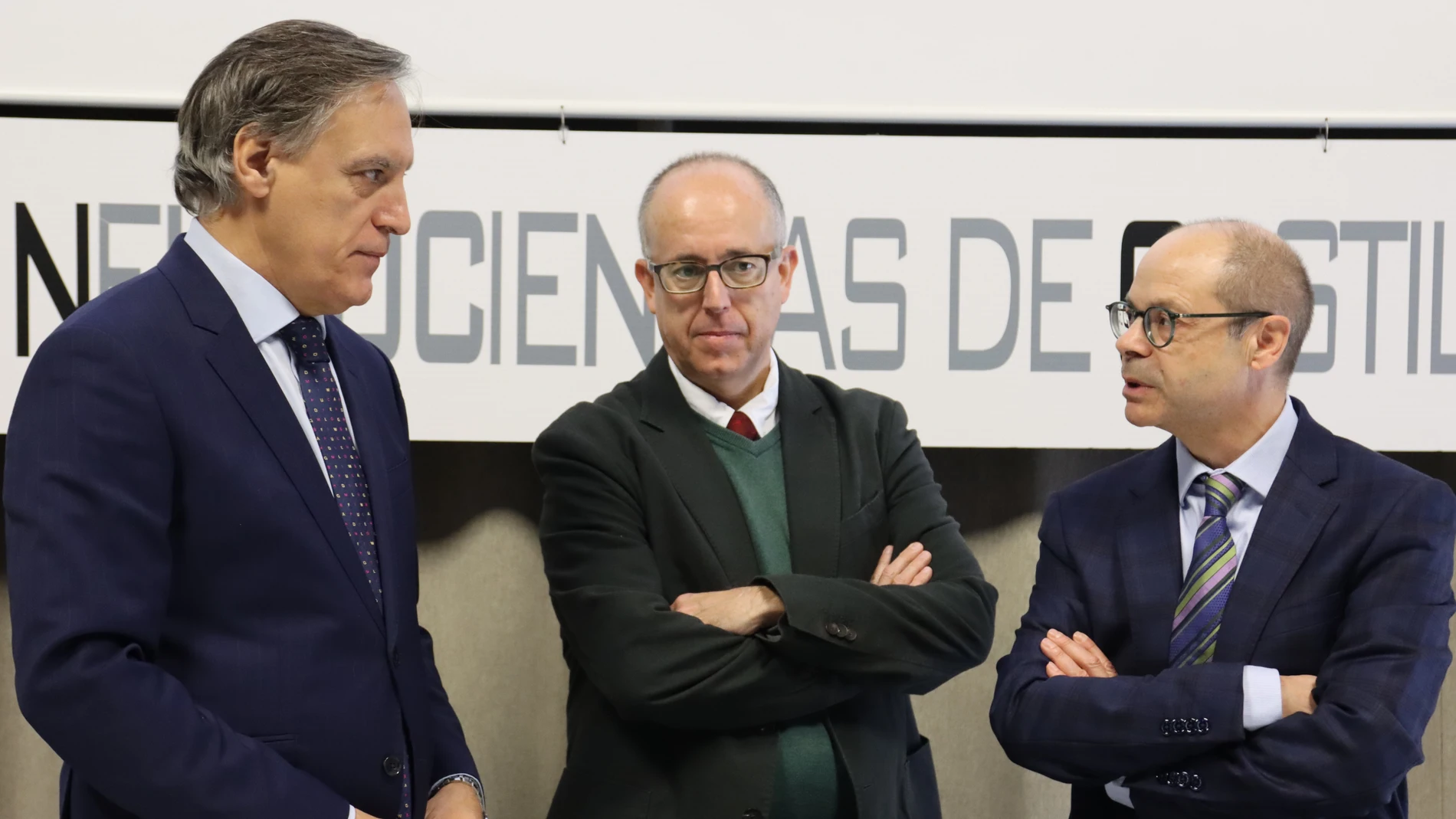 José Miguel Mateos Roco, vicerrector de Investigación de la USAL; Carlos García Carbayo, alcalde de Salamanca; y Manuel Sánchez Malmierca, director del INCyL