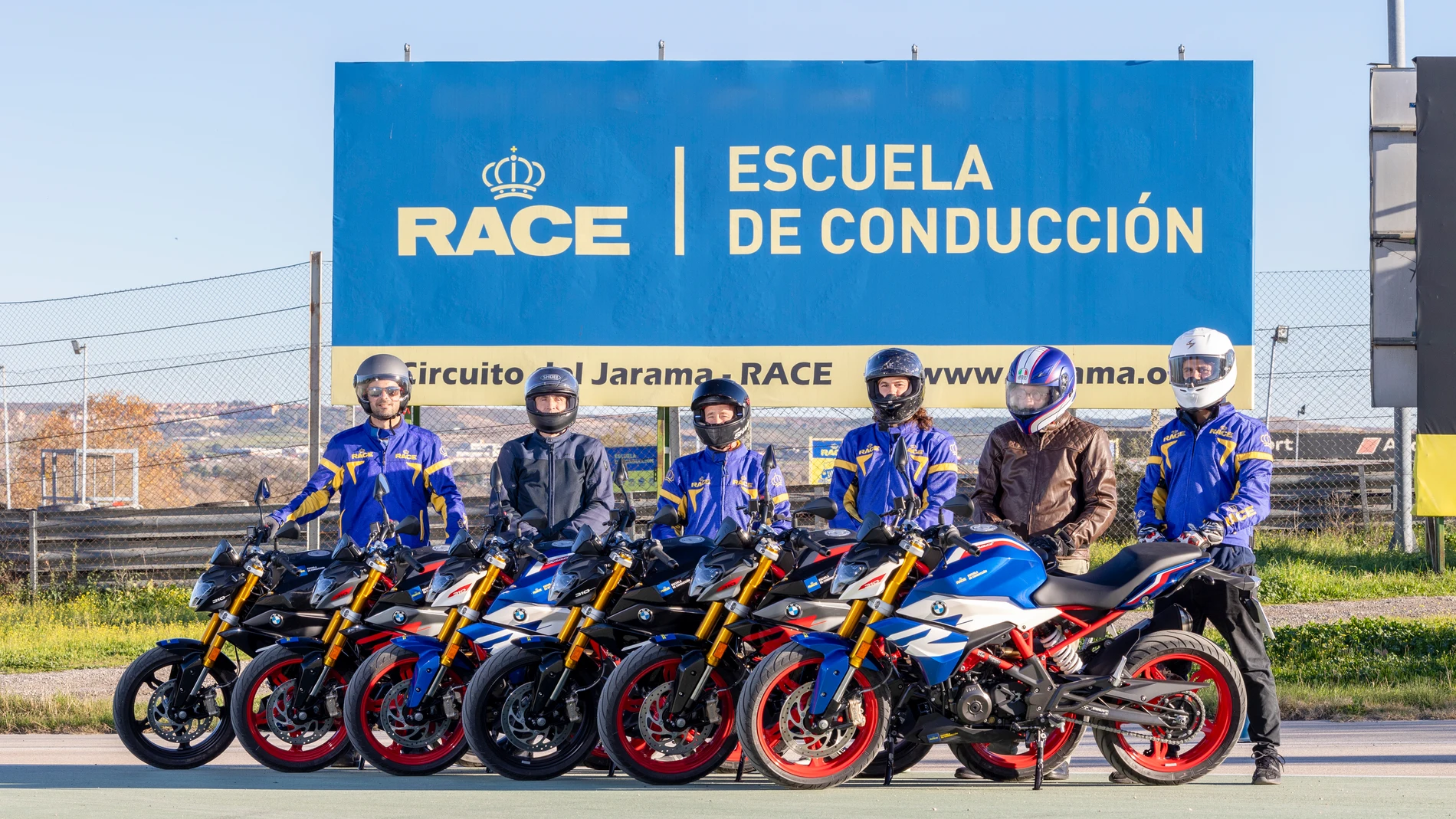 El RACE incorpora motos en su escuela de conducción