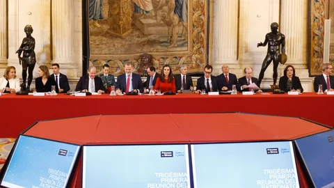 Los Reyes presiden la reunión del Patronato de la Fundación Princesa de Girona